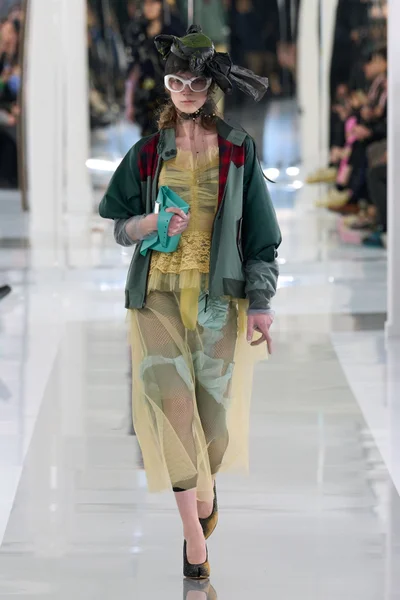 Look 27